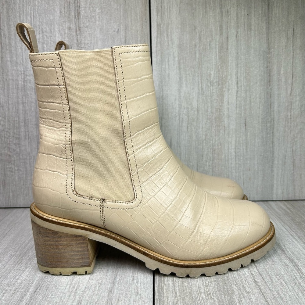 Seychelles Far Fetched Cream Croc-Embossed Chelsea Ankle Boots Women’s Size 8.5